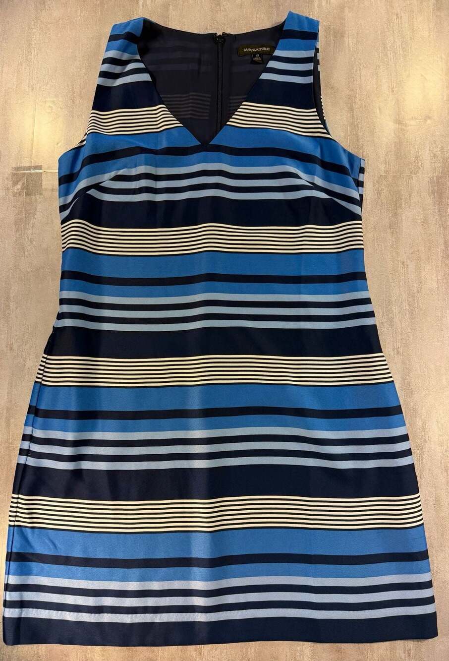 Banana Republic Striped Sleeveless V-Neck Shift‎ Dress Size 10